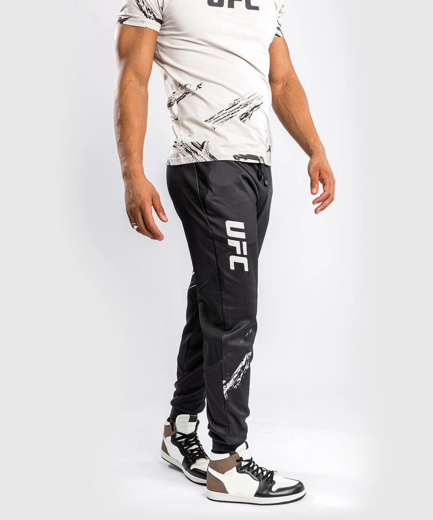 UFC Venum Authentic Fight Week 2.0 Sweatpants - Black/Sand 3 UFC Venum Authentic Fight Week 2.0 Sweatpants - Black/Sand