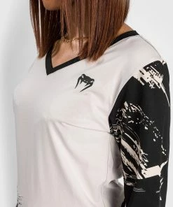 UFC Venum Authentic Fight Week Women's 2.0 Long Sleeve T-Shirt - Sand/Black -Venum Shop 2 252F7 252F4 252F1 252F2741470102c87daffc59970291abba2228993a7a VNMUFC 00127 040 15 fb5c6a0f 2f51 48b8 913e 9b6921a0b3f3