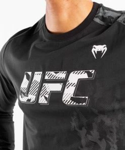 UFC Venum Authentic Fight Week Men's Long Sleeve T-shirt - Black -Venum Shop 3 252Fe 252Fa 252Fc 252F3eacd8120e218e468975d1064ee6accd74eb94f7 VNMUFC 00056 001 04 5edd782d 70cf 4373 a4fc 67846e0b09d7