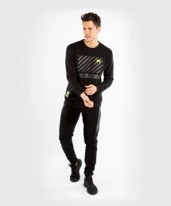 Venum Stripes Crewneck Sweatshirt - Black -Venum Shop 4 252Ff 252F6 252F3 252F4f63f46fa4fee0a992fbb950d580685097c673b7 SWEAT STRIPPES BLACK 08