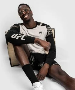 UFC Venum Authentic Fight Week Men's 2.0 Long Sleeve T-Shirt - Sand/Black -Venum Shop 5 252F0 252F0 252F5 252F50058d63a8ff1ac542c9c03dc770ea99cea24102 VNMUFC 00111 040 08 5e24a337 f4f6 4854 83ca 8687cf3e6aad