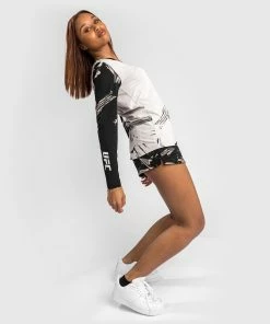 UFC Venum Authentic Fight Week Women's 2.0 Long Sleeve T-Shirt - Sand/Black -Venum Shop 5 252F3 252F1 252Fe 252F531e1996da9ed9dd2e0f3a3d7c955c5bf7cd2bc5 VNMUFC 00127 040 08 14f68a1b 8e39 4ec0 8578 bbb82f247167