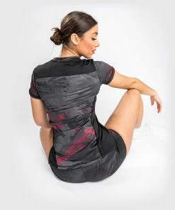 UFC Venum Authentic Fight Week 2.0 Dry Tech T-Shirt - For Women - Black/Red -Venum Shop 7 252F2 252F2 252Fe 252F722edece86a508e59239f0896df644856e8fbe47 VNMUFC 00122 001 05 2037e89d 37c6 46d0 a680 354149d55c05