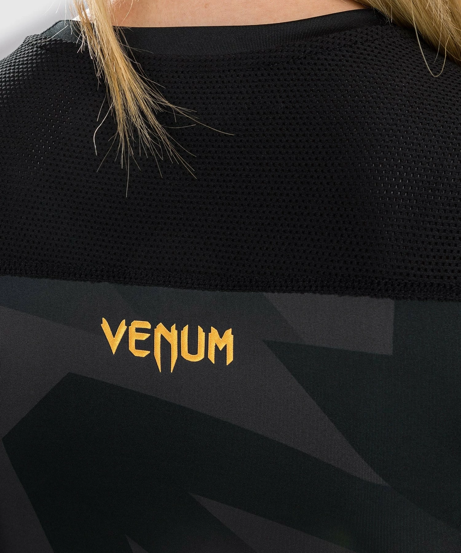 Venum Razor Rashguard - Long Sleeves - For Women - Black/Gold 9 Venum Razor Rashguard - Long Sleeves - For Women - Black/Gold - Image 7
