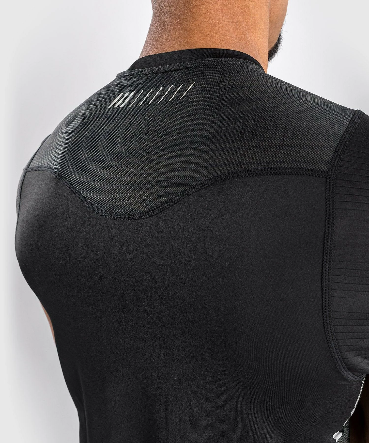 Venum Tempest 2.0 Dry Tech T-shirt - Black/Grey - Image 6