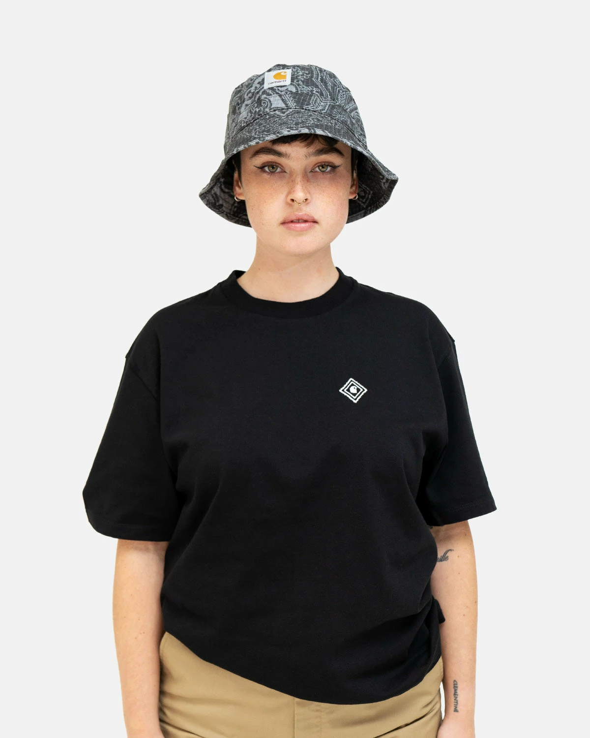 Carhartt WIP W Short Sleeve Cultivate Tee (Black) 3 Carhartt WIP W Short Sleeve Cultivate Tee (Black)