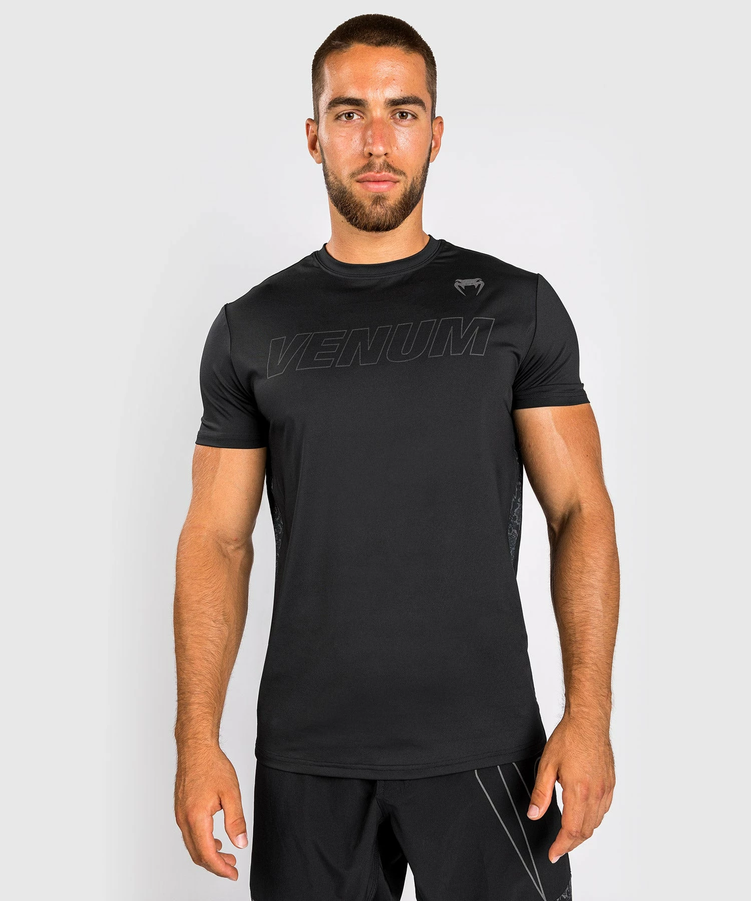Venum Classic Evo Dry Tech T-Shirt - Black/Black Reflective 3 Venum Classic Evo Dry Tech T-Shirt - Black/Black Reflective