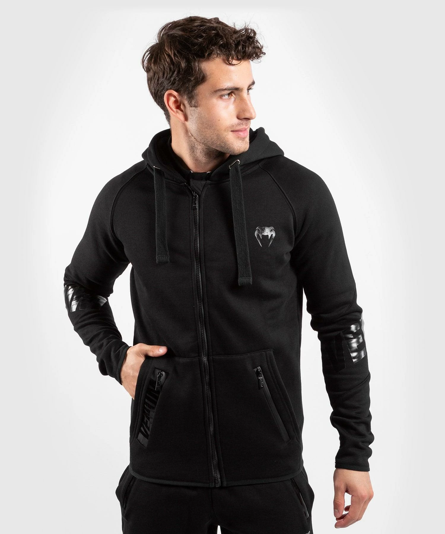Venum Contender 3.0 Hoodie - Black/Black 5 Venum Contender 3.0 Hoodie - Black/Black - Image 3