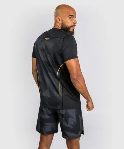 Venum Razor Dry Tech T-Shirt - Black/Gold -Venum Shop a 252F1 252Fb 252Fe 252Fa1be75b95369e6fdc1c930c8d08ea0a279023207 r e7f6a0a3 b82f 4fa6 8dc9 e151a8cdef09