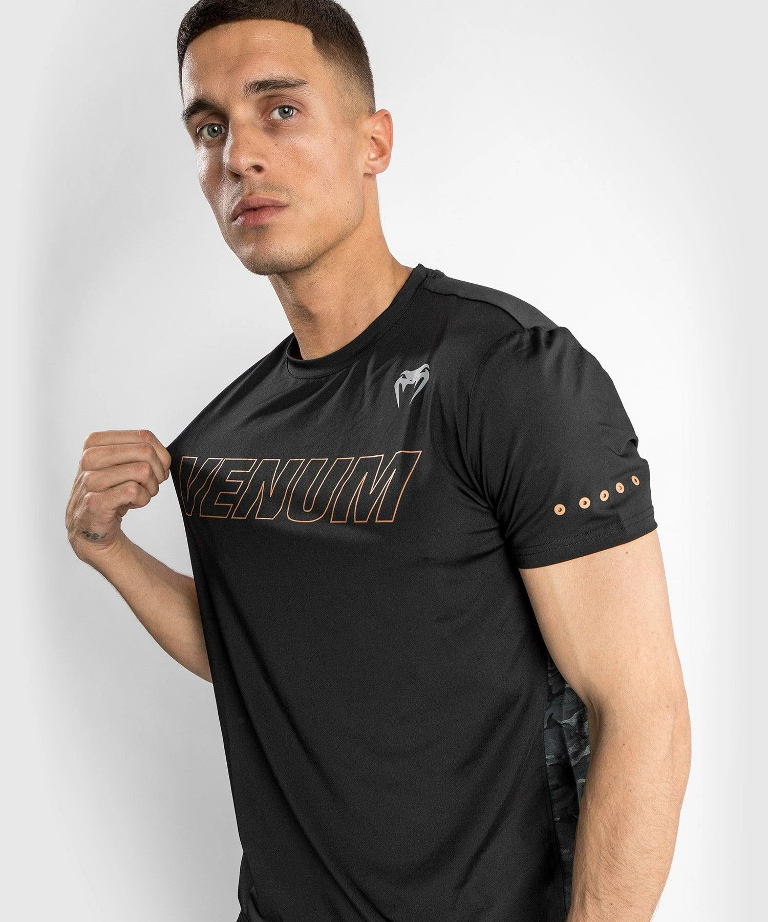Venum Classic Evo Dry Tech T-shirt - Black/Bronze 5 Venum Classic Evo Dry Tech T-shirt - Black/Bronze - Image 3
