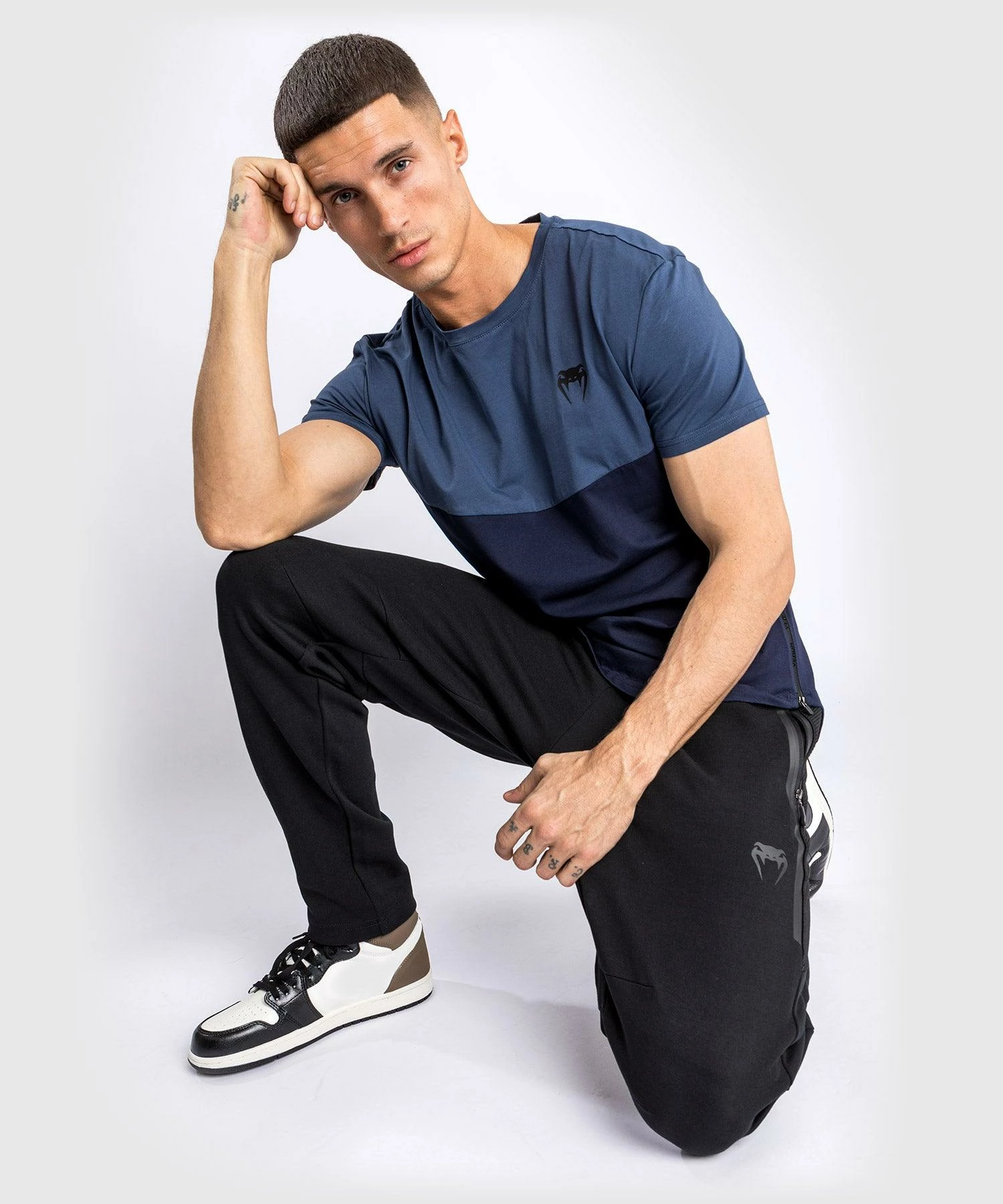 Venum Laser T-shirt - Navy Blue 7 Venum Laser T-shirt - Navy Blue - Image 5