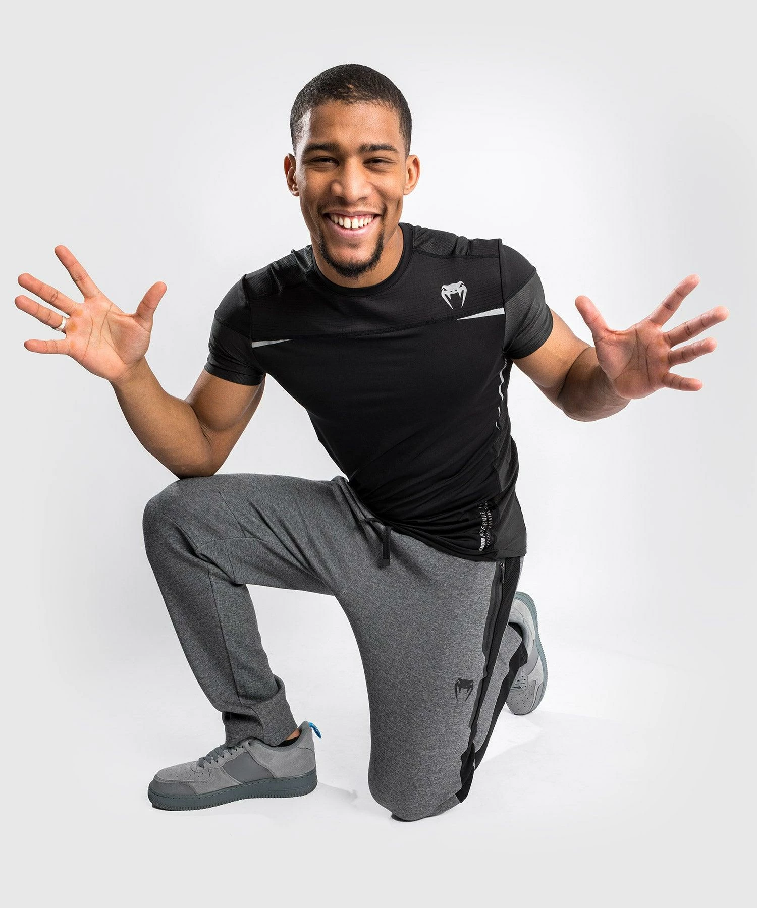 Venum Tempest 2.0 Dry Tech T-shirt - Black/Grey - Image 2