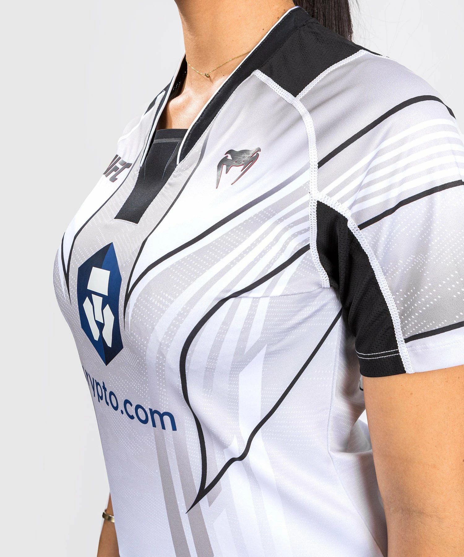 UFC Venum Authentic Fight Night 2.0 Women's Walkout Jersey - White 6 UFC Venum Authentic Fight Night 2.0 Women's Walkout Jersey - White - Image 4