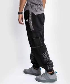 Venum Cali 34 Jogger - Oversize - Black -Venum Shop d 252Fe 252F1 252F7 252Fde17ec3025bab142b9910b39bf26afad166530eb JOGGERS CALI34 BLACK 4 8887fb54 4309 4905 b295 89c3e379c7bd
