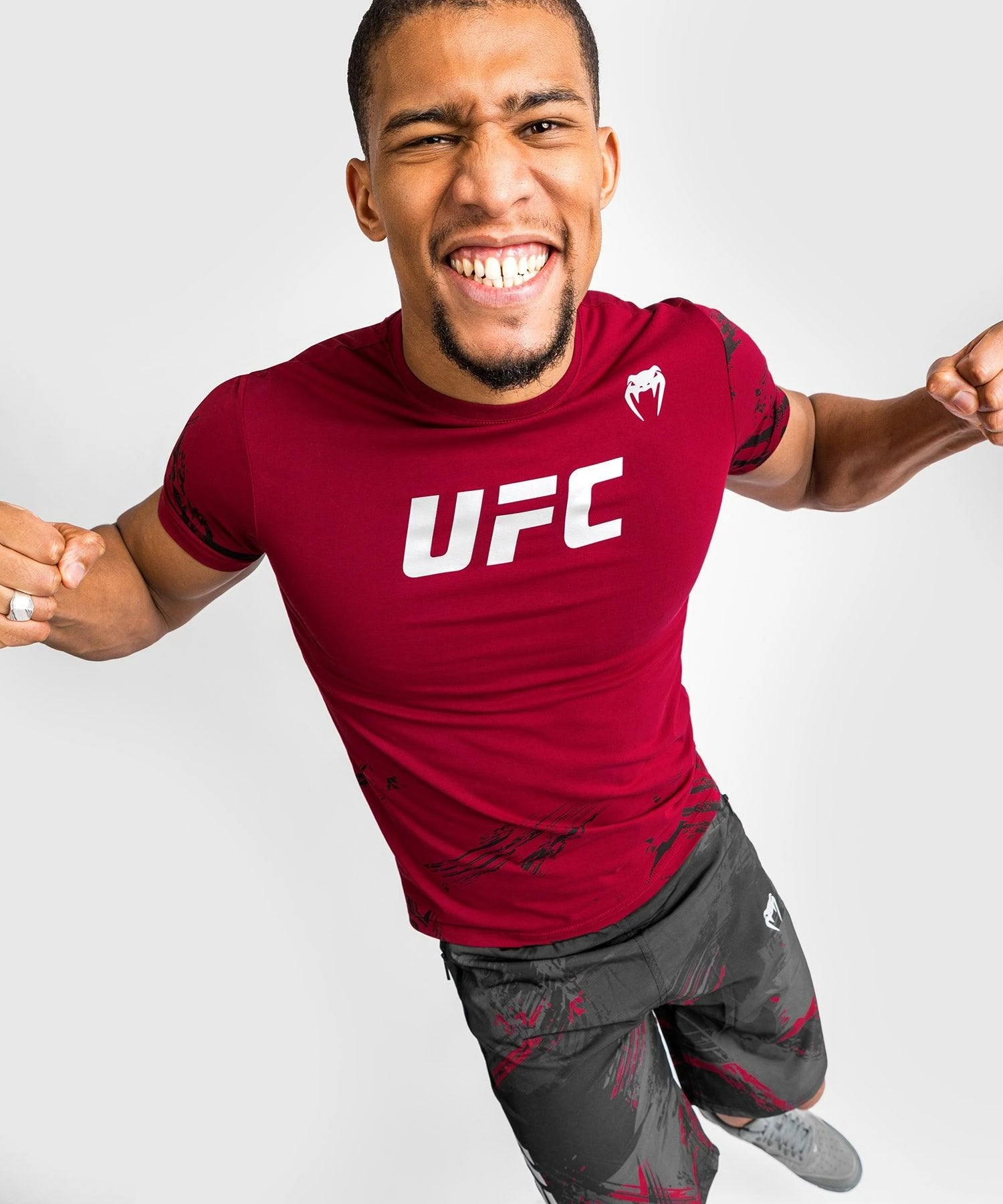 UFC Venum Authentic Fight Week Men's 2.0 Short Sleeve T-Shirt - Red 7 UFC Venum Authentic Fight Week Men's 2.0 Short Sleeve T-Shirt - Red - Image 5