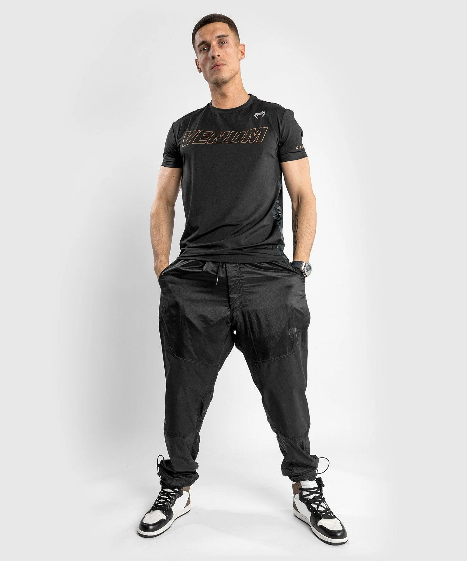 Venum Classic Evo Dry Tech T-shirt - Black/Bronze 4 Venum Classic Evo Dry Tech T-shirt - Black/Bronze - Image 2