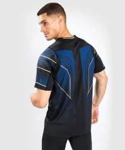 CSD FASHION UFC AUTHENTIC FIGHT NIGHT 2.0 KIT BY VENUM MEN'S WALKOUT JERSEY - Midnight - Champion -Venum Shop e 252Ff 252Ff 252F8 252Feff87cab44c2e6ca6c2fad12407cbdd63c99f180 VNMUFC 05 1