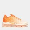Nike W Air Vapormax Plus (Guava Ice | Rush Org - Black) -Venum Shop nike DQ8588 800 01